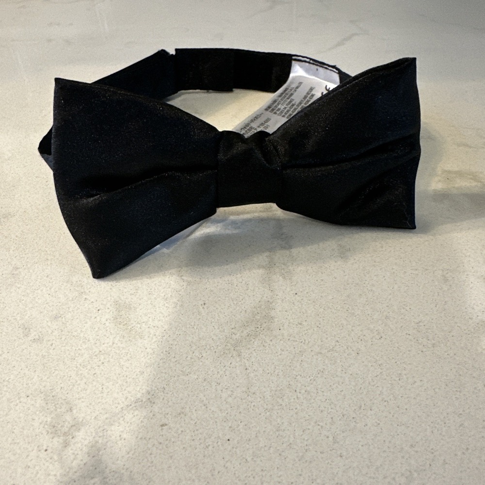 Disney Parks Light-Up Pre-Tied Solid Black Bow Tie‎ Men's Size S/M NEW